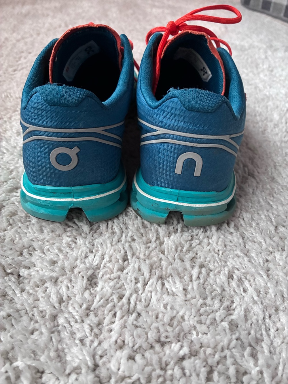 Women’s On Cloud. Teal and orange. Size 7. - Picture 4 of 6